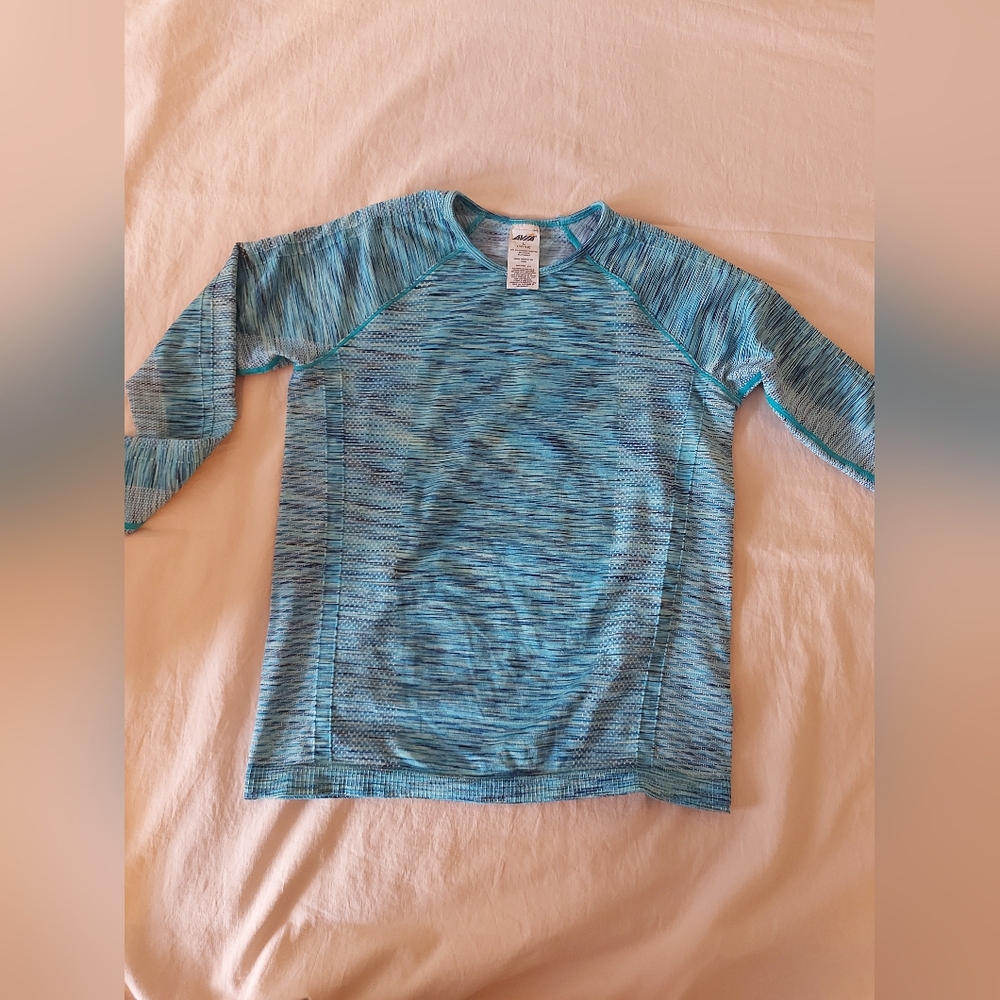 Athletic long sleeve t shirt for girl